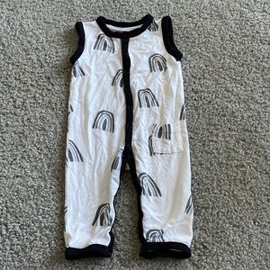 Kyte baby black and white rainbow sleeveless romper 3-6 months